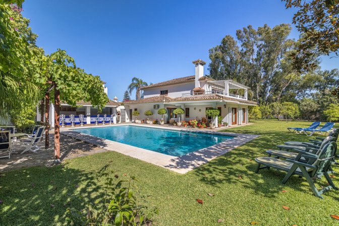 Detached Villa for sale in New Golden Mile, New Golden Mile