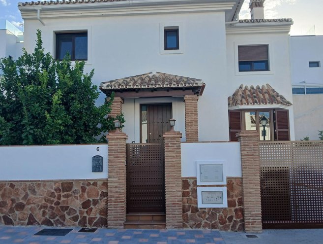 Detached Villa for sale in Los Pacos, Costa del Sol