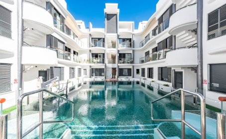 Middle Floor Apartment for sale in Estepona, Estepona