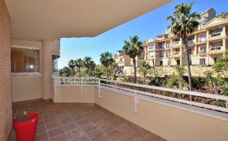 Middle Floor Apartment for sale in Torrequebrada, Torrequebrada