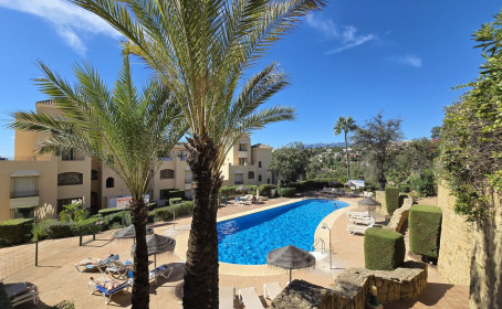 Apartamento Planta Baja en venta en Elviria, Elviria