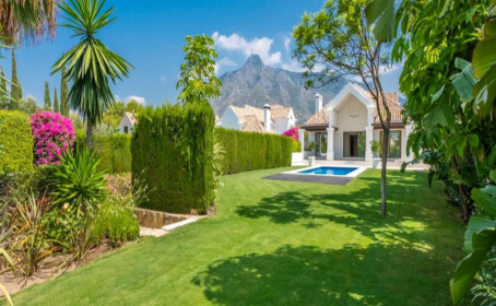 Detached Villa for sale in The Golden Mile, The Golden Mile