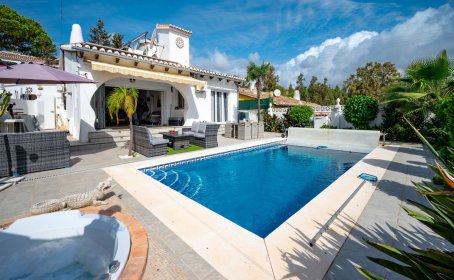 Detached Villa for sale in El Chaparral, El Chaparral