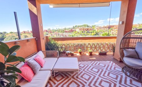 Apartament na środkowym piętrze for sale in Reserva de Marbella, Reserva de Marbella