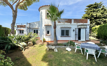 Detached Villa for sale in Calahonda, Calahonda