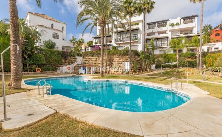 Apartamento Planta Baja en venta en Calahonda, Calahonda