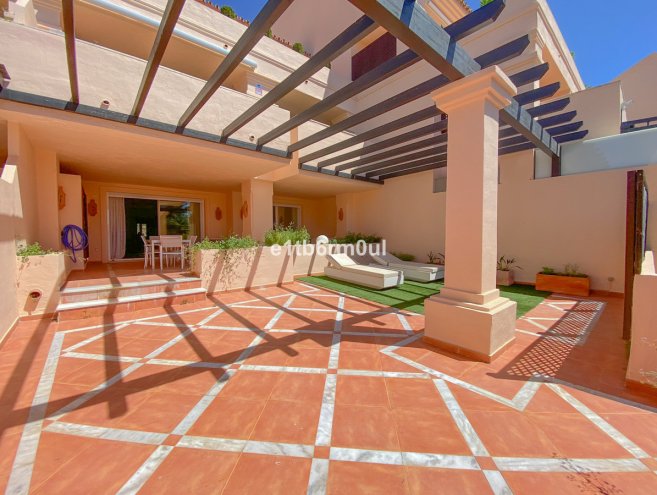 Apartment for sale in Nueva Andalucía, Costa del Sol