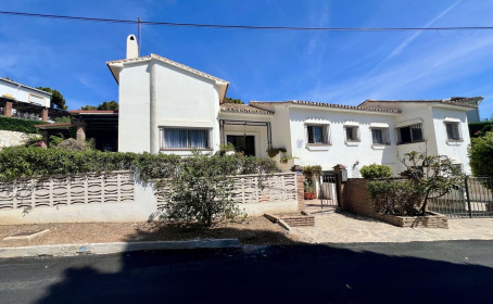 Detached Villa for sale in El Chaparral, El Chaparral