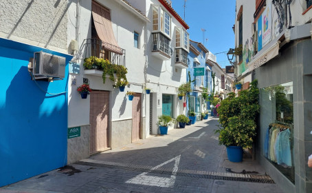 Adosada en venta en Estepona, Estepona