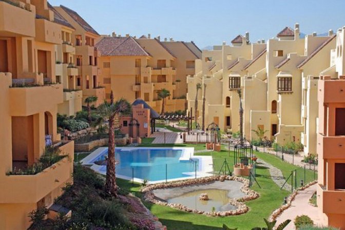 Ground Floor Apartment for sale in La Duquesa, La Duquesa