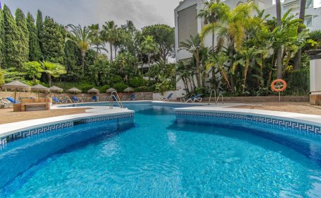 Apartament na środkowym piętrze for sale in Reserva de Marbella, Reserva de Marbella