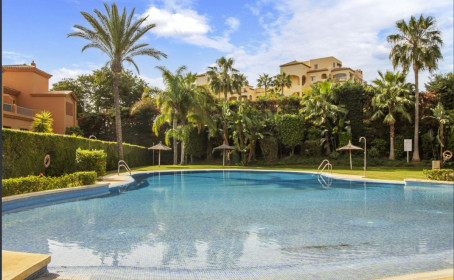 Middle Floor Apartment for sale in Atalaya, Atalaya