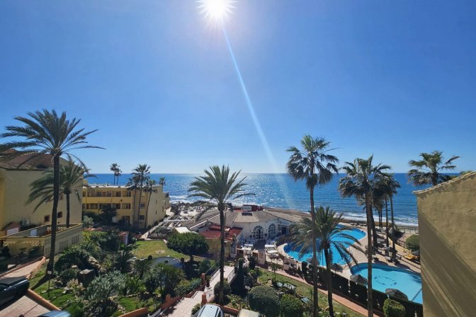Top Floor Apartment for sale in Calahonda, Calahonda