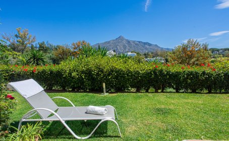 Apartament na parterze for sale in Nueva Andalucía, Nueva Andalucía