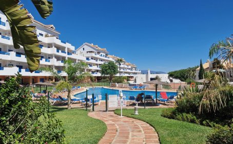 Middle Floor Apartment for sale in La Duquesa, La Duquesa