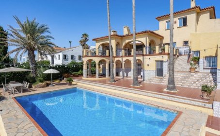 Detached Villa for sale in Estepona, Estepona