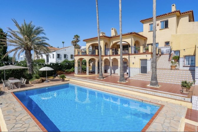 Detached Villa for sale in Estepona, Estepona