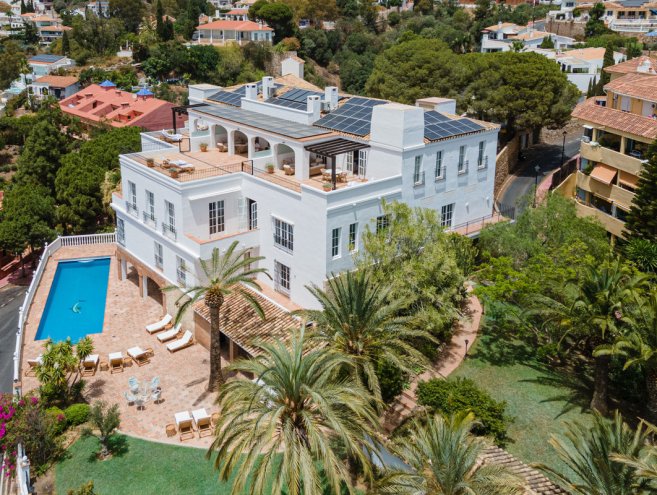 Hotel for sale in Torreblanca, Costa del Sol