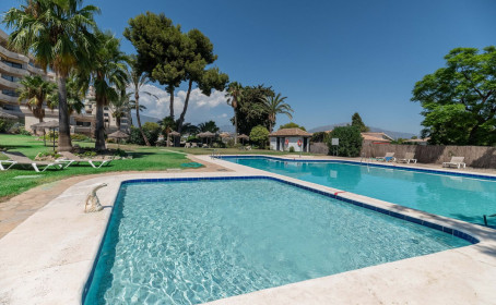 Apartament na środkowym piętrze for sale in Estepona, Estepona