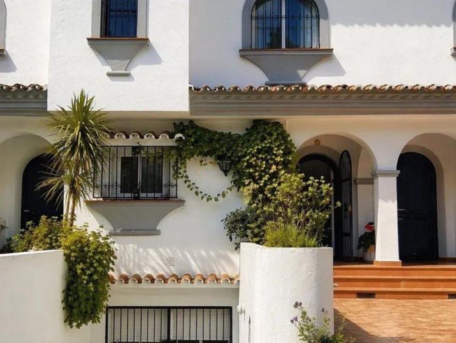 Adosada for sale in Cabopino, Costa del Sol