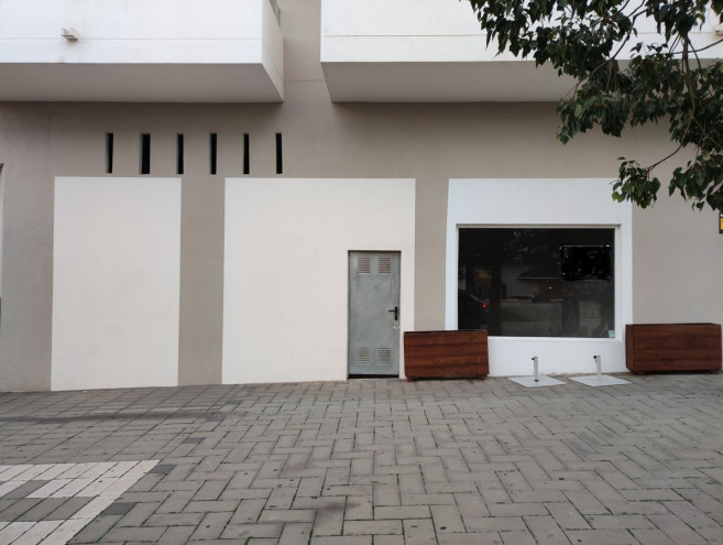 Local comercial en venta en Nueva Andalucía, Costa del Sol