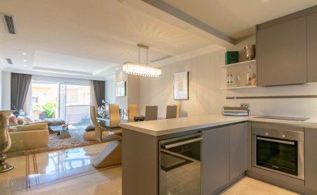 Apartament na ostatnim piętrze for sale in Nueva Andalucía, Nueva Andalucía