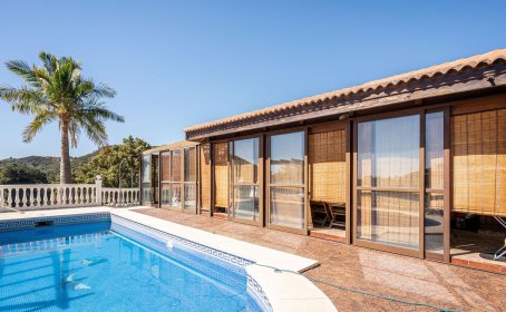 Finca - Cortijo for sale in Estepona, Estepona