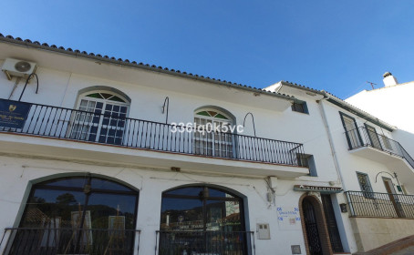 Middle Floor Apartment for sale in Benahavís, Benahavís