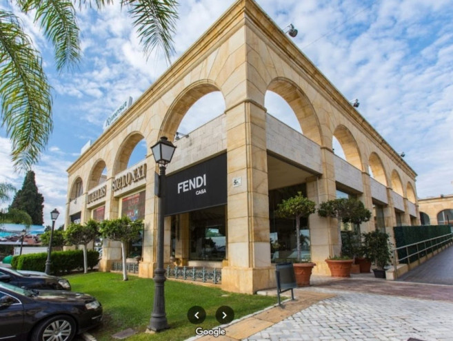 Local comercial en venta en Puerto Banús, Costa del Sol