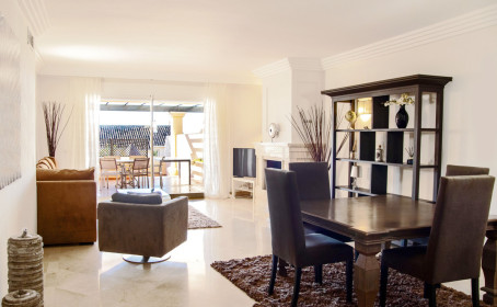 Apartament na parterze for sale in Nueva Andalucía, Nueva Andalucía