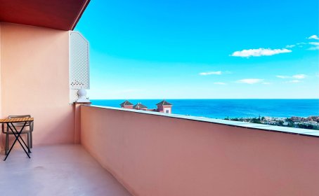 Middle Floor Apartment for sale in La Duquesa, La Duquesa