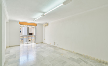 Middle Floor Apartment for sale in Málaga, Málaga