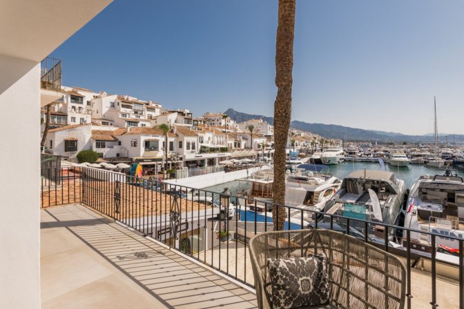 Middle Floor Apartment for sale in Puerto Banús, Puerto Banús