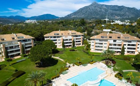 Apartamento Planta Media en venta en Marbella, Marbella