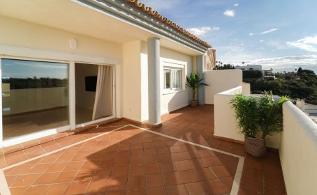 Penthouse for sale in Elviria, Elviria