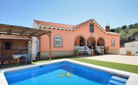 Detached Villa for sale in La Viñuela, La Viñuela