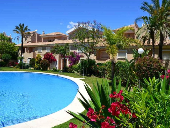 Szeregówka for sale in La Duquesa, Costa del Sol