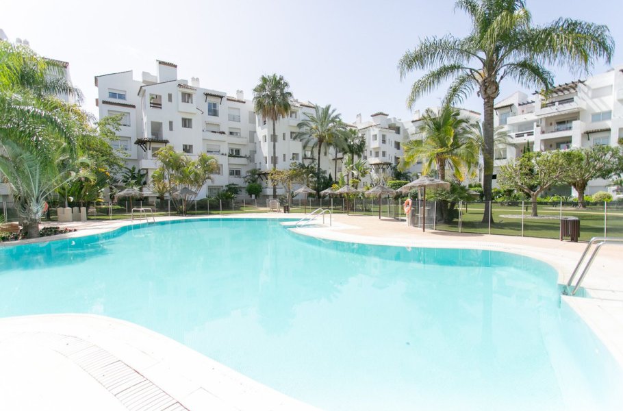 Middle Floor Apartment for sale in Costalita, Costalita