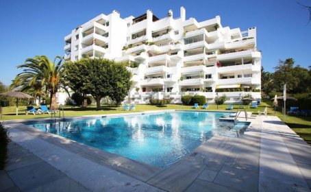 Apartament na środkowym piętrze for sale in Guadalmina Alta, Guadalmina Alta