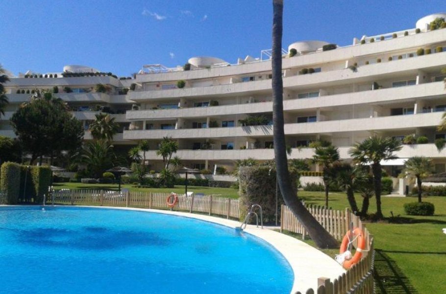 Middle Floor Apartment for sale in Estepona, Estepona