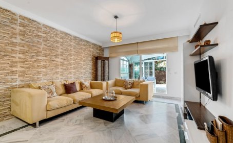 Apartament na parterze for sale in Nueva Andalucía, Nueva Andalucía