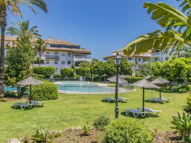 Apartment for sale in Nueva Andalucía, Costa del Sol