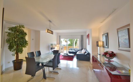 Middle Floor Apartment for sale in Elviria, Elviria