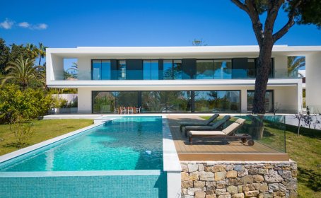 Detached Villa for sale in Marbesa, Marbesa