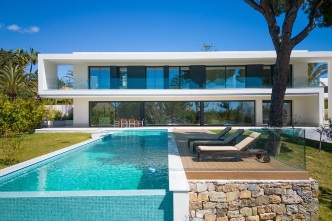 Detached Villa for sale in Marbesa, Marbesa