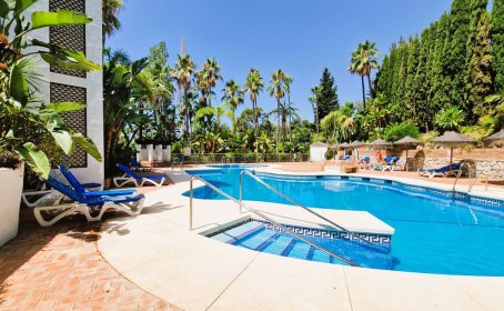 Apartament na środkowym piętrze for sale in Reserva de Marbella, Reserva de Marbella