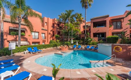 Apartament na środkowym piętrze for sale in Marbella, Marbella