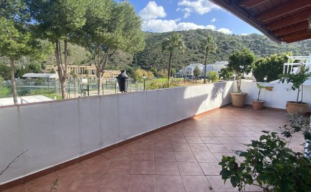 Middle Floor Apartment for sale in Benahavís, Benahavís
