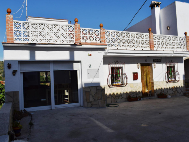 Szeregówka for sale in La Viñuela, Costa del Sol East