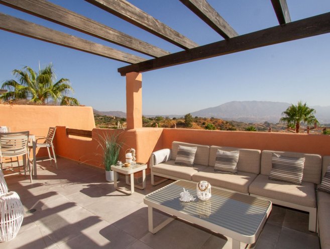 Penthouse for sale in La Mairena, Costa del Sol